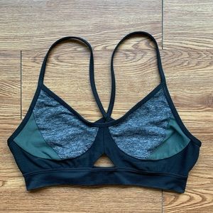 Under Armor yoga/sports bra
